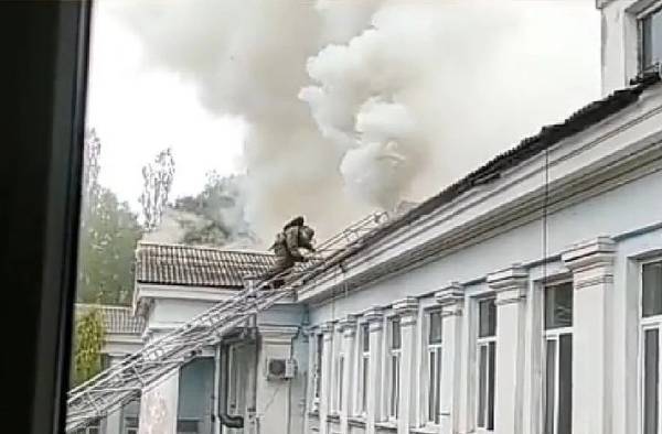 Прокуратура и СКР начали проверку после пожара в больнице Партизанска