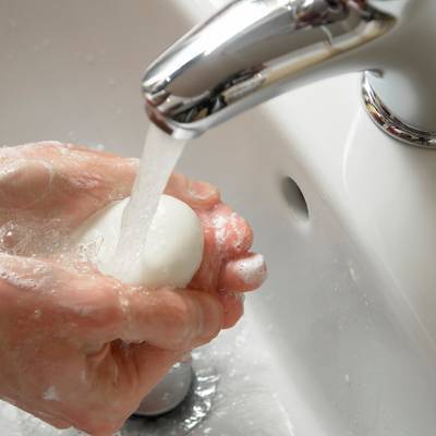 Доказана эффективность мытья рук для снижения инфицирования Covid-19