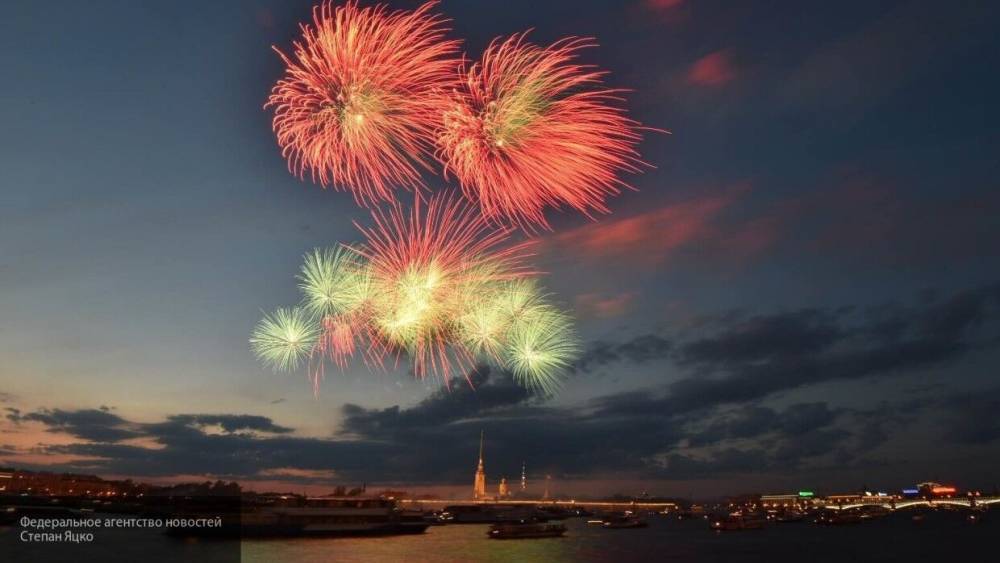 Власти Санкт-Петербурга отменили салют в честь Дня города из-за коронавируса