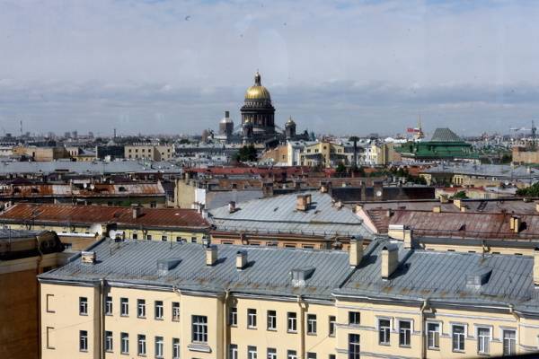 Комплекс зданий в Петербурге продадут почти за 100 млн рублей