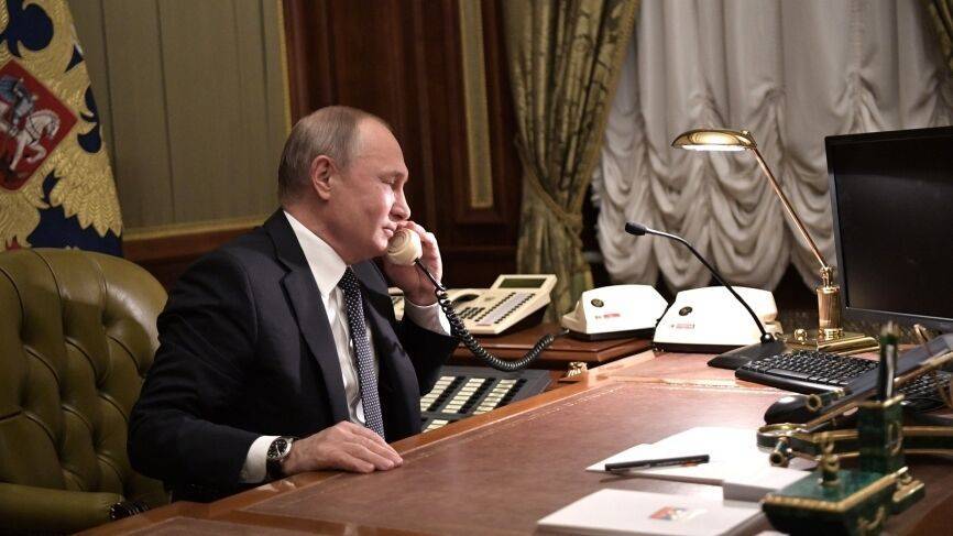 Путин обсудил с премьером Ирака ситуацию в Сирии