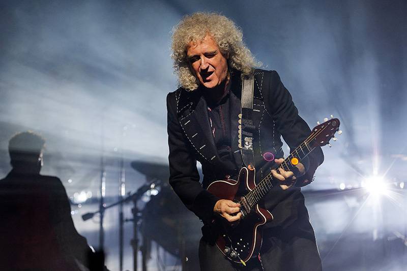 Брайан Мэй - Гитариста группы Queen экстренно прооперировали - tvc.ru