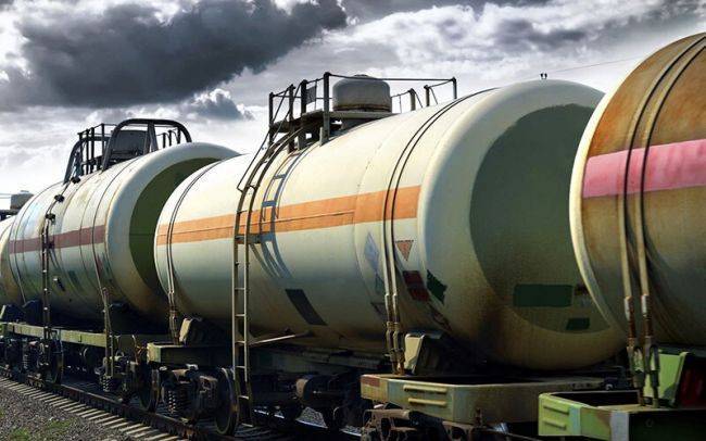 Правительство до октября запретило импорт нефтепродуктов в Россию