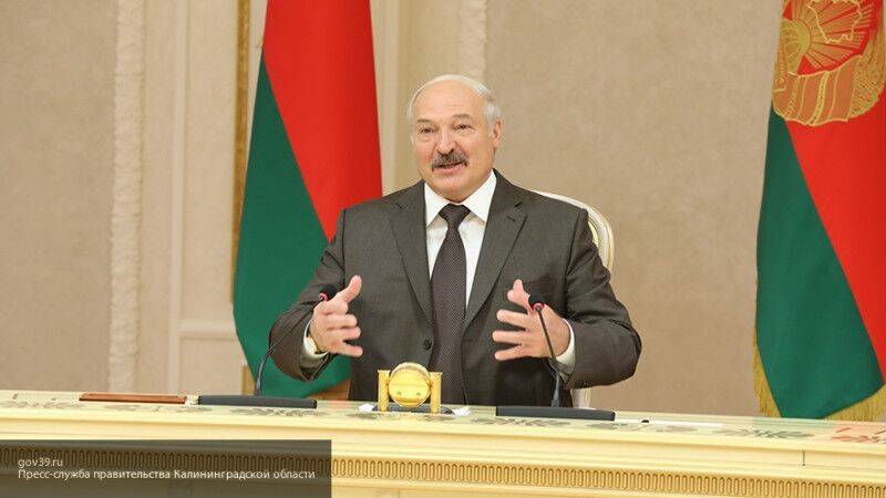 Лукашенко призвал не забывать о вероятности второй волне COVID-19