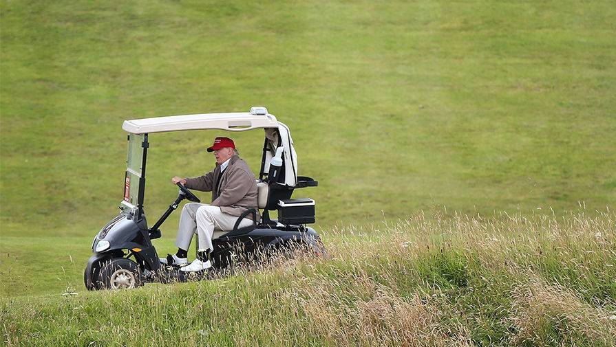 Трамп объяснил почему играл в гольф во время пандемии коронавируса