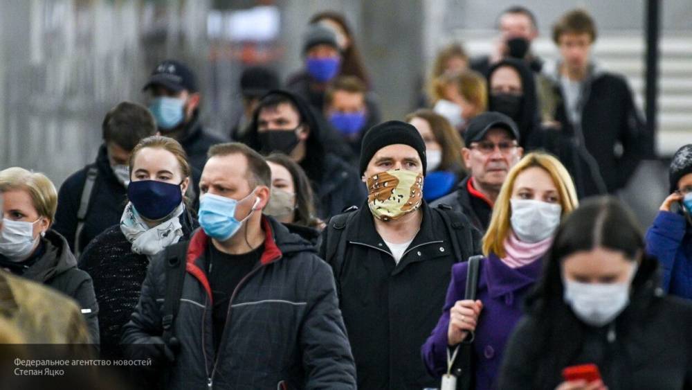 Члены СФ и депутаты ГД предложили обрабатывать маски и перчатки ионным облучением