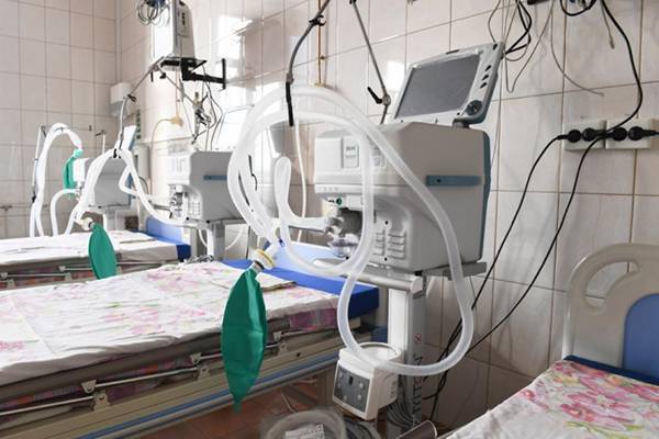 После пожара больница Святого Георгия закупила еще 40 аппаратов ИВЛ