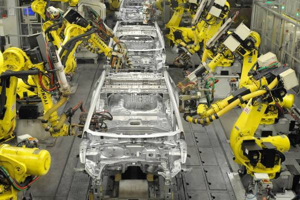 Завод Hyundai в Петербурге сохранит двухсменную работу