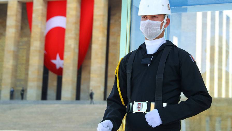 Свыше 157 тысяч случаев заражения выявлено в Турции