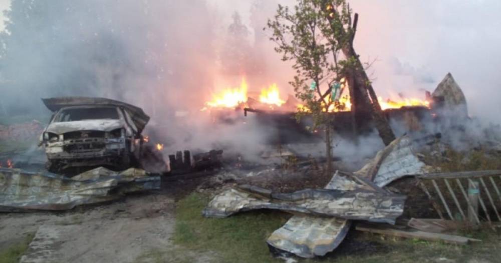 Жители спасались из окон горящих домов на Урале