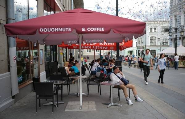 Власти Москвы рассматривают возможность открытия летних веранд при кафе и ресторанах