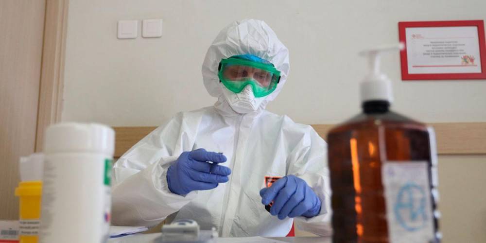 За сутки в России выявили 8915 новых случаев коронавируса