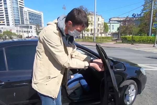 Полицейские Петербурга провели рейд против тонировки стекол