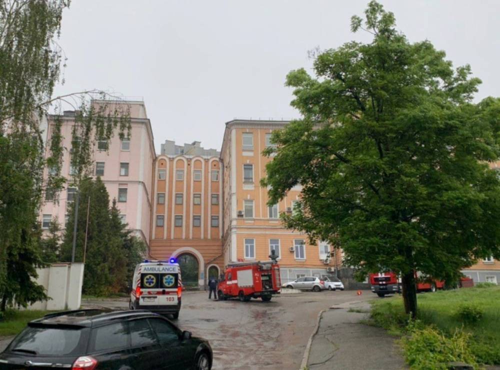 В Александровской больнице Киева произошел пожар, главврач подозревает поджог
