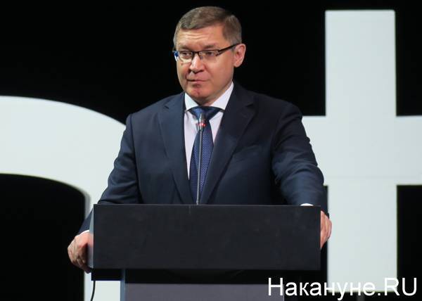 Министр строительства РФ Владимир Якушев, переболевший коронавирусом, вышел на работу