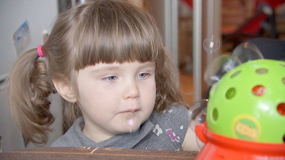 Зрители ТВЦ собирают средства на лечение 2-летней Анастасии