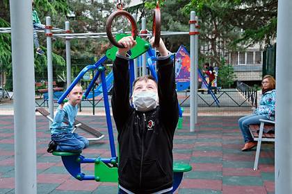 Раскрыта опасность медицинских масок для детей