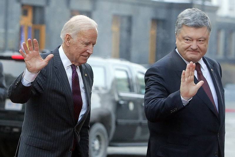 Эксперт: Обнародована лишь часть записей переговоров Порошенко и Байдена