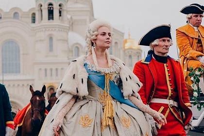 Сыгравшая Екатерину II в российском сериале актриса ответила критикам «Великой»