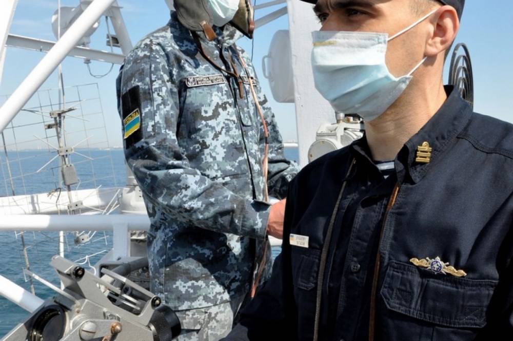 Украинские пограничники обнаружили корабли ЧФ РФ в районе газовых месторождений