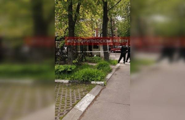 Сотрудники московского предприятия пожаловались на внезапный снос здания во время работы