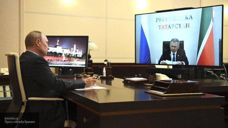 Песков рассказал, с кем Путин общается лично и дистанционно