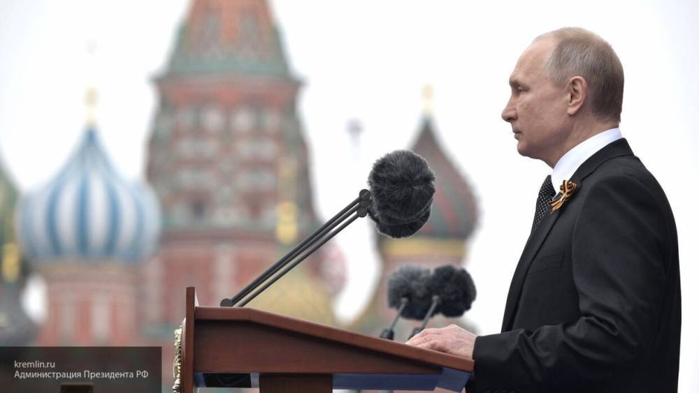Песков сообщил, что дата проведения парада Победы зависит от решения Путина