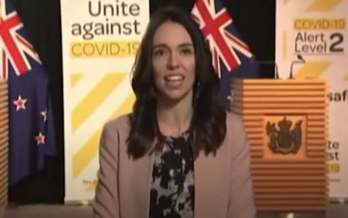 Землетрясение в прямом эфире: реакция премьер-министра Новой Зеландии попала на видео