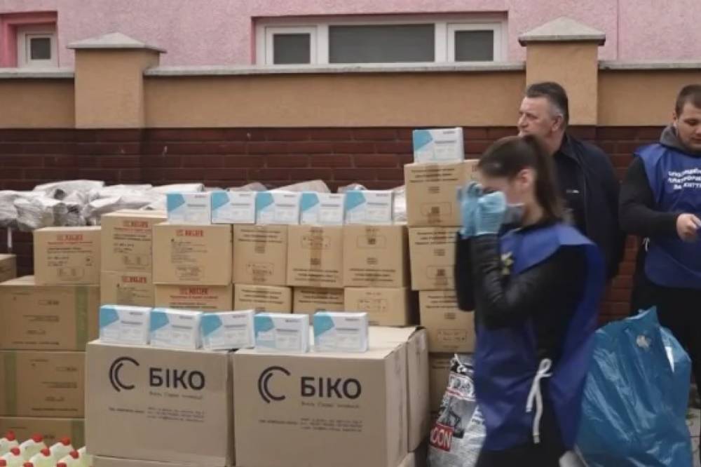 Оксана Марченко и Виктор Медведчук купили для медцентра в Черкасской области спецоборудование и многофункциональные кровати