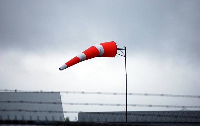 Ветер разгонится до 20 метров в секунду: в Латвии желтое предупреждение