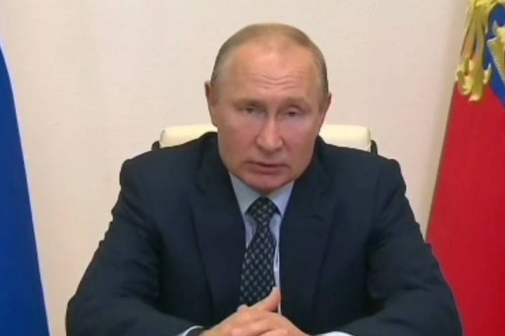 Путин предложил провести марш Бессмертного полка 26 июля
