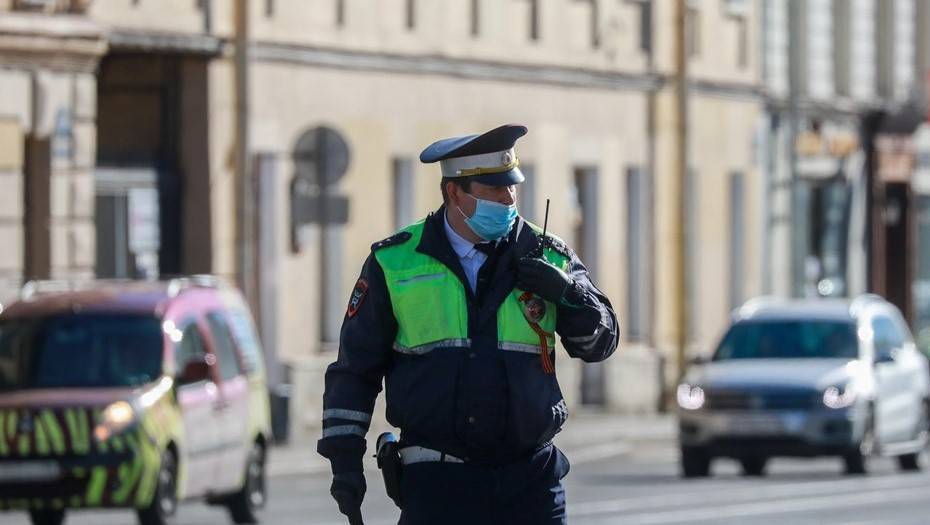Более 2 тыс. водителей Петербурга и Ленобласти наказали за тонировку