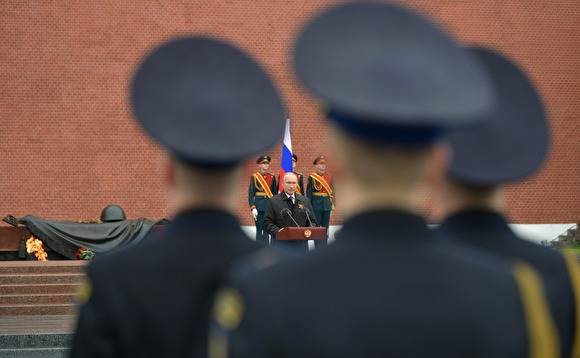 Владимир Путин назначил даты проведения парада Победы и марша «Бессмертного полка»