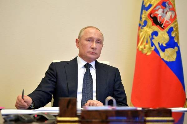 Путин допустил перенос «Бессмертного полка» еще на месяц
