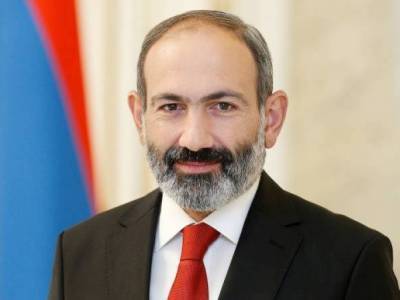 Пашинян поздравил Гахарию с Национальным праздником Грузии