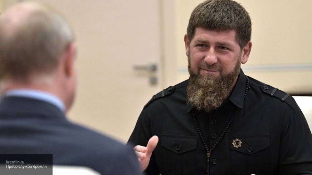 Кадыров лично провел заседание по ситуации с коронавирусом в Чечне