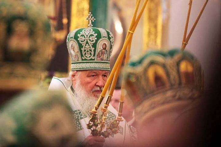 Неизвестные благотворители пожертвовали РПЦ деньги на зарплаты священникам