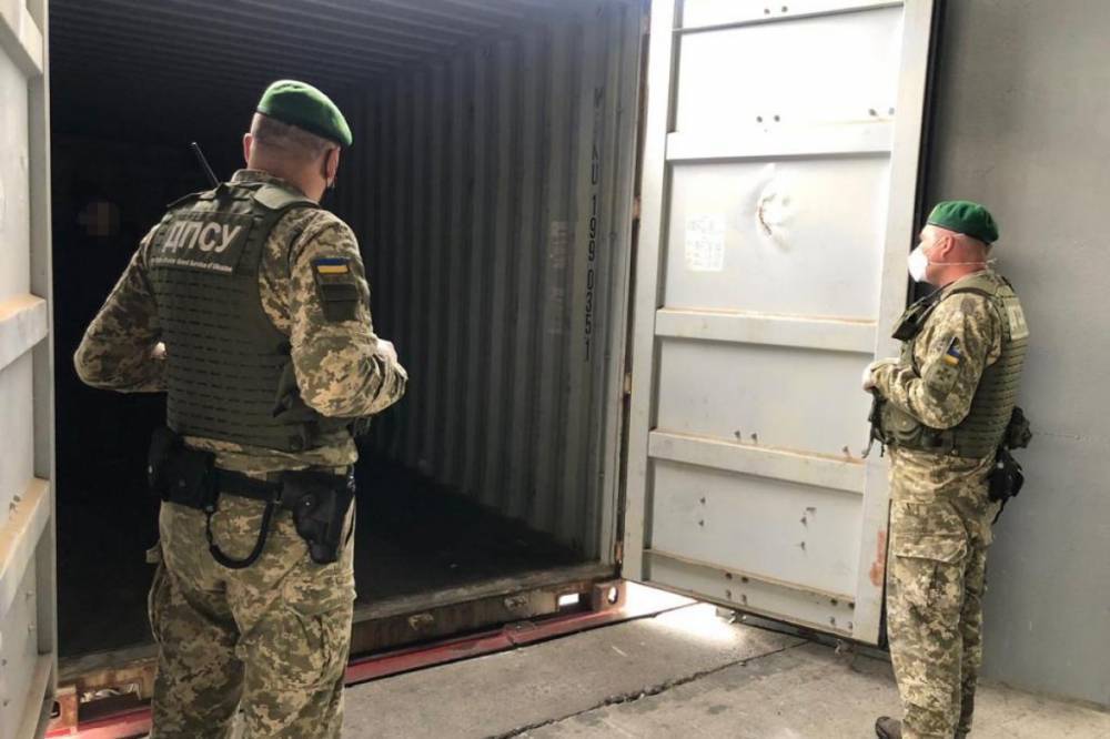 В Одесской области пограничники разоблачили международный канал контрабанды сигарет в страны ЕС
