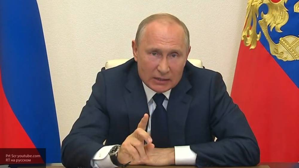 Путин швырнул ручку на стол во время совещания по ситуации с паводками и пожарами