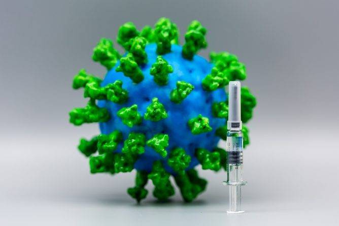 Первые испытания вакцины от коронавируса на людях прошли успешно