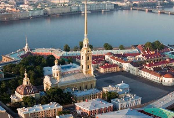 В Петербурге в День города будет праздничный салют без фейерверка
