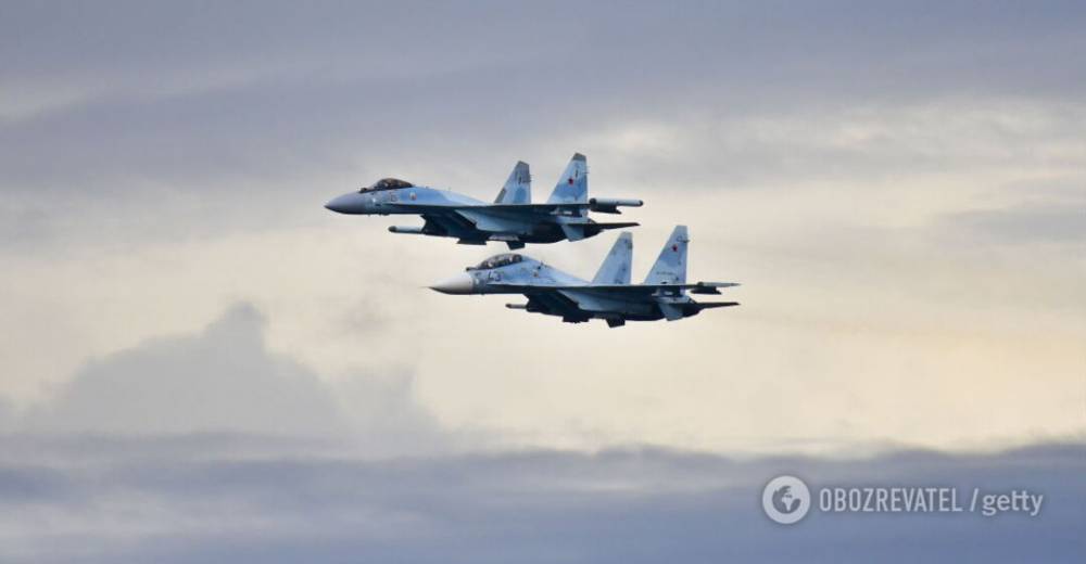 Истребители России устроили опасную стычку с самолетом США над морем. Видео