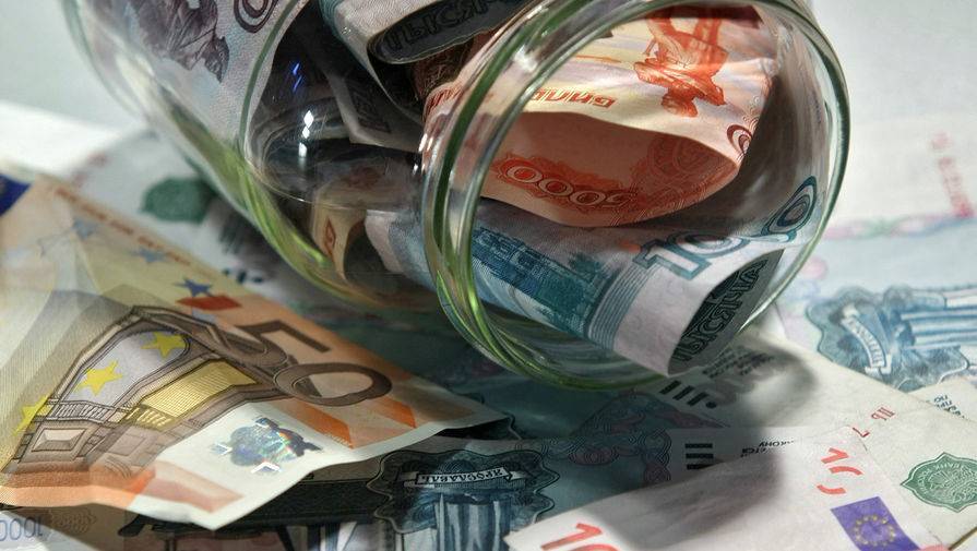 Россияне забрали из банков $1,1 млрд наличными в апреле
