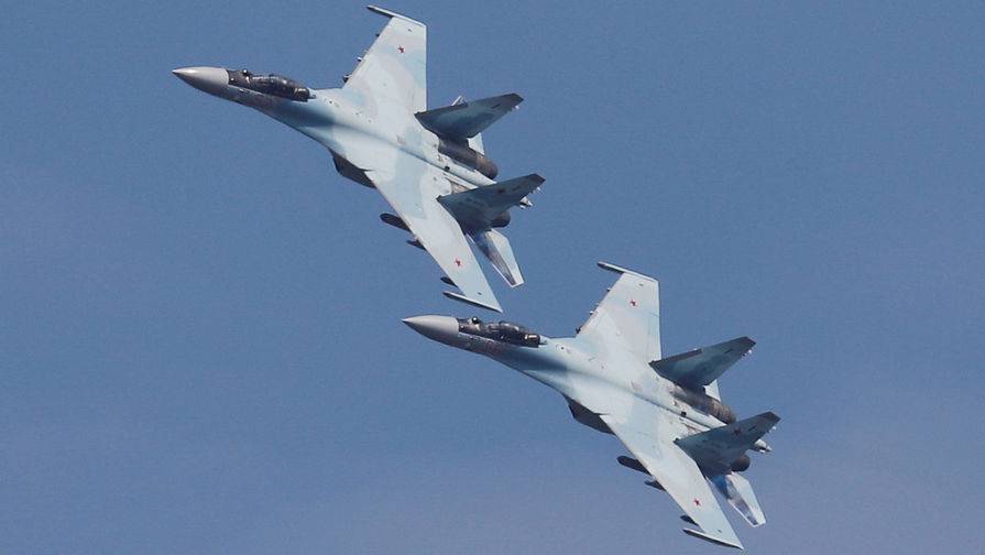 Опубликовано видео перехвата самолета США российскими истребителями Су-35