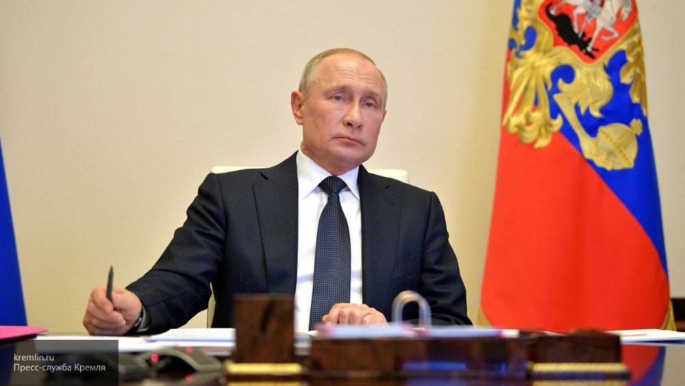 Аналитики ФРГ проанализировали власть в РФ, сделав вывод на основе шариковой ручки Путина