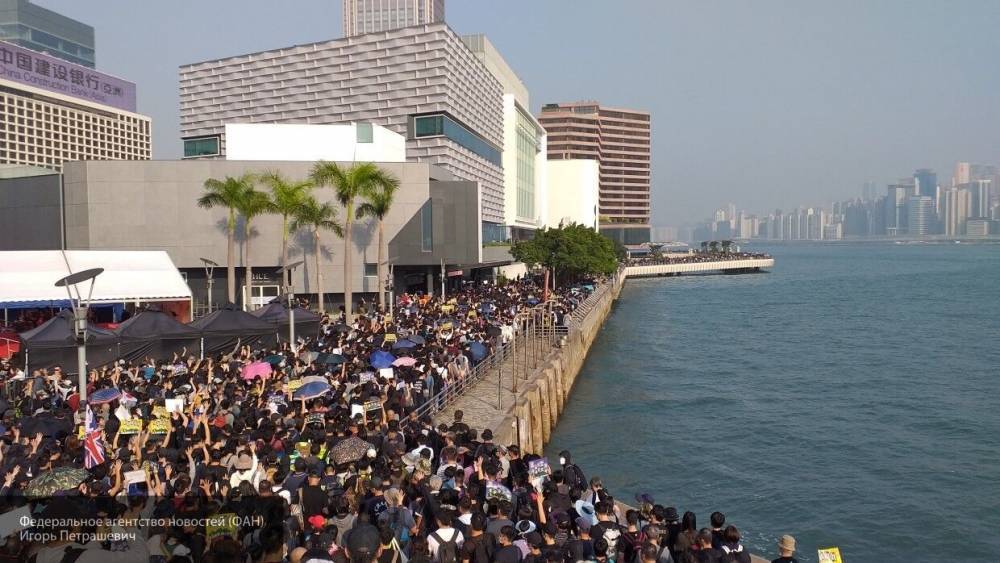 МИД Китая заявил, что готов принять контрмеры против вмешательства в ситуацию с Гонконгом