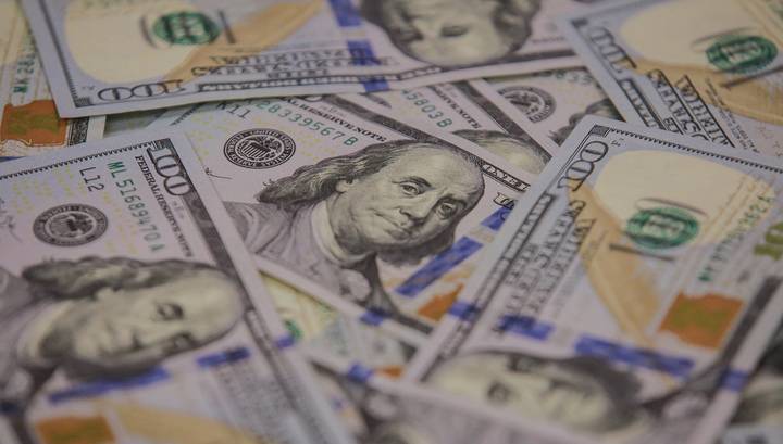 ЦБ возобновил продажу валюты после праздников в США и Великобритании