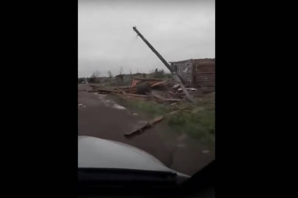«Деревню сдуло»: в Кузбассе ураган уничтожил населенный пункт
