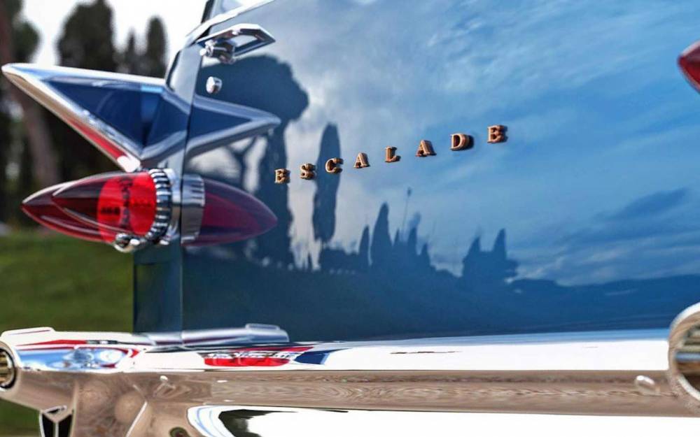 Cadillac Escalade 60 лет назад: странная автофантазия