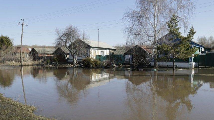 Во власти стихии: десятки населенных пунктов в регионах РФ оказались под водой